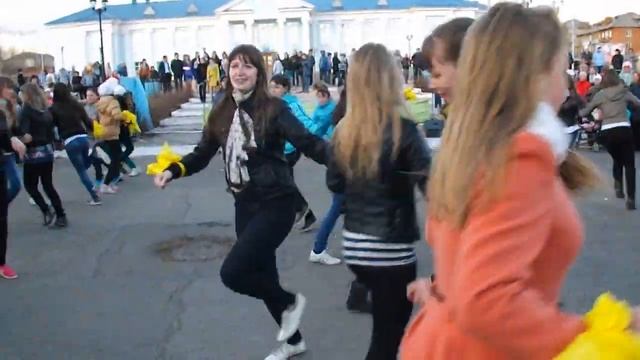 флешмоб г.Волчанск"За Победу"песня "Смуглянка" смотреть онлайн
