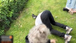 только не в попу пальчик..