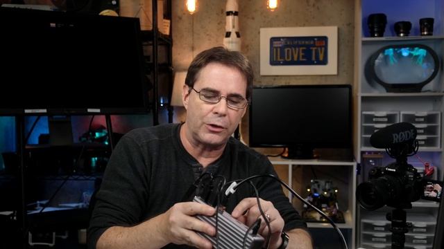 The BEST USB-C Thunderbolt Hub / Docking Station смотреть онлайн