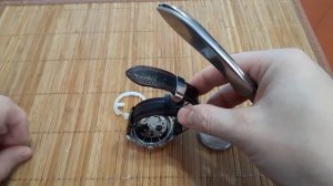 Как заменить батарейку в часах