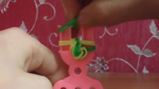 Как Плести Браслеты Из Резинок Rainbow Loom 7 смотреть онлайн