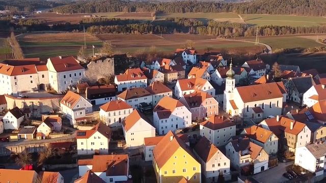 ?Мать тянула замерзшие руки к своему младенцу лёжа в снегу .СТАЯ ВОЛКОВ не дала им погибнуть. смотреть онлайн