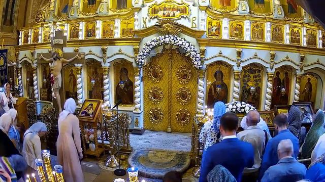 Успение Пресвятой Богородицы. Литургия. Храм Успения в Путинках