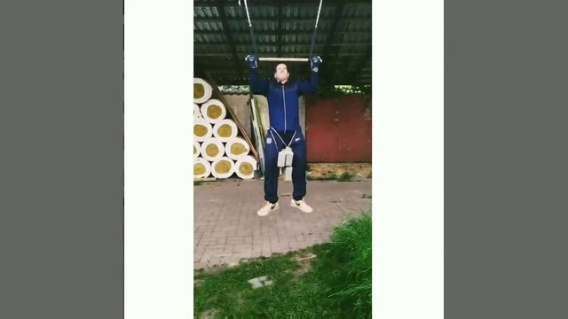Турник)) подтягивания ) бицепс+ спина ! Самодельный турник ! Укрепление и добивка бицепса , спина смотреть онлайн