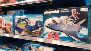 Магазин игрушек в Германии. Игрушки для мальчиков
