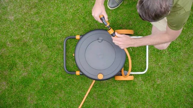Катушка для шланга Fiskars смотреть онлайн