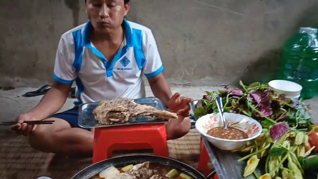 Lẩu chảo má heo siêu ngon mời Vào.Của vợ chồng quê смотреть онлайн