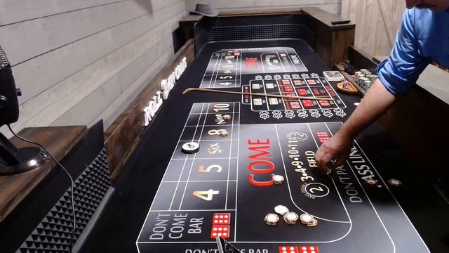 Qualifying the Shooter on the Craps Table #Craps Game смотреть онлайн
