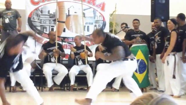 Mestre Dengoso Capoeira Tucum Brasil e Cm Sapeca . смотреть онлайн