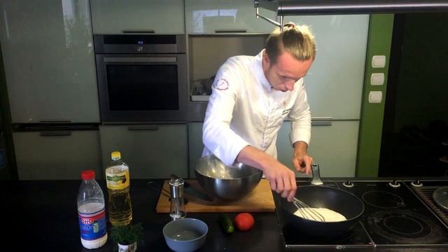 Что приготовить на завтрак. Простой рецепт вкусного Омлета из белков на молоке. смотреть онлайн