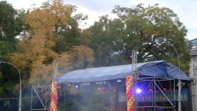 День города Н.Каховка.Песня "Что так сердце растревожено" в исполнении мэра города Коваленко В.И. смотреть онлайн