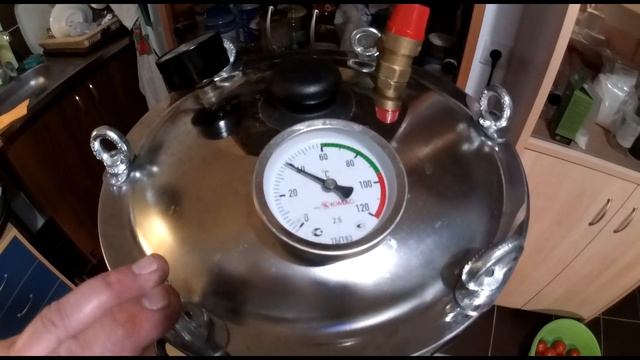 Икра из баклажан в казане, закрываем на зиму в автоклаве
