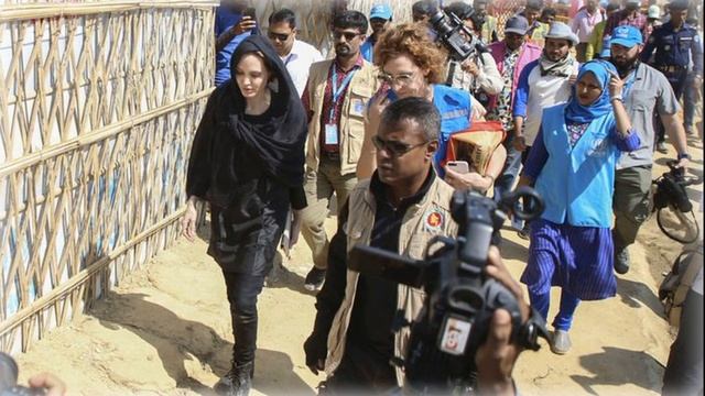 Angelina Jolie | Анджелина Джоли прилетела в бангладеш 2019