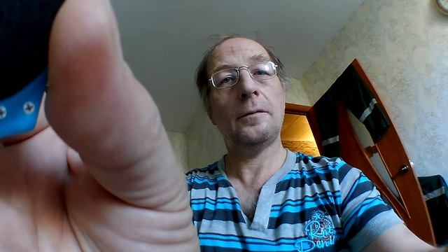 прикольный MP3 Плейер в виде наушника. смотреть онлайн