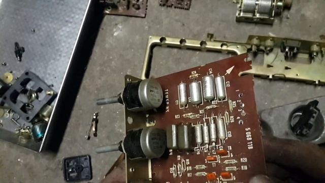 Разбираем пластинкокрут "Вега". смотреть онлайн