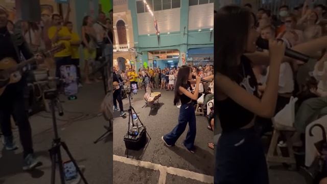 Таискии ночнои рынок. Пхукет. Пхукет таун. Таиланд.