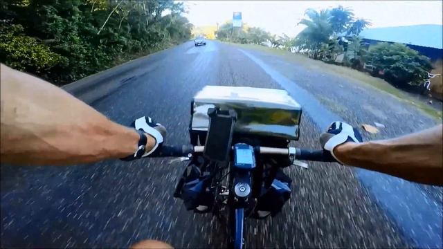 LA TERRE VUE D'UN VELO (Sur la route route des Mayas) смотреть онлайн