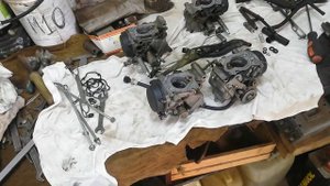 Honda vfr 750 f. Снятие карбюраторов и разборка. Результат.