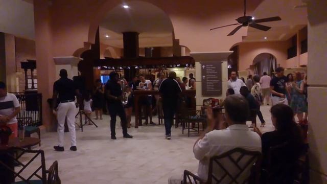 Круто танцует в трениках. Доминикана видео смотреть онлайн