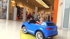 Катаюсь на детской машинке Audi по Торговому центру!
