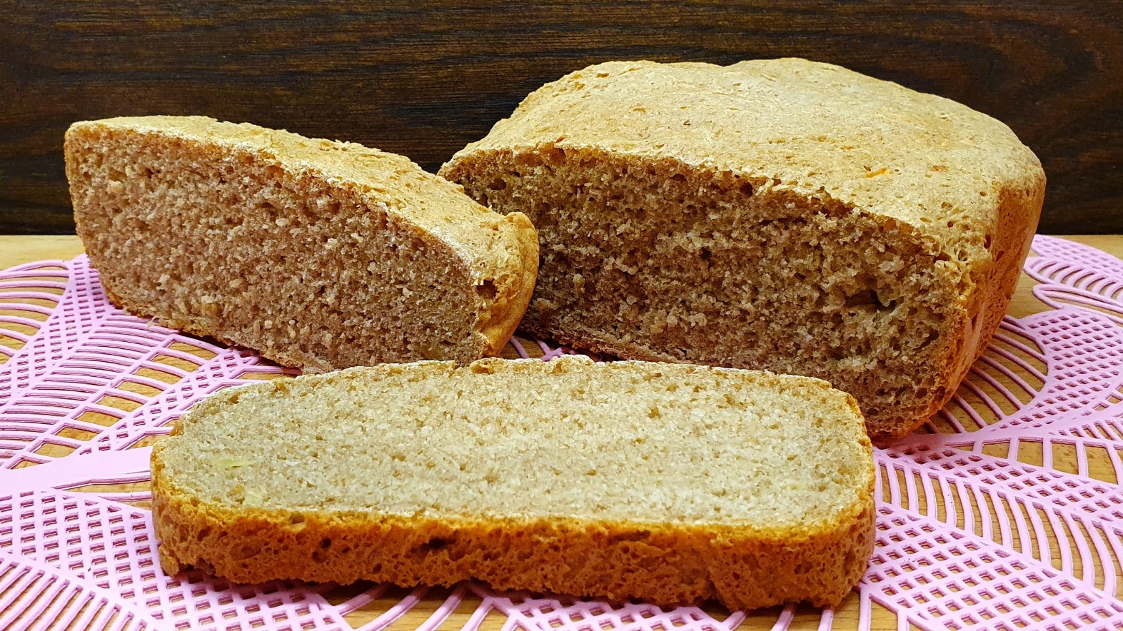 Домашний ржано пшеничный хлеб рецепт. Ржано-пшеничный хлеб. Пшеничный/хлеб с чесноком. Серый хлеб в хлебопечке. Грибной хлеб.