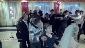Свадебный танцевальный конкурс “Ламбада для молодоженов”.