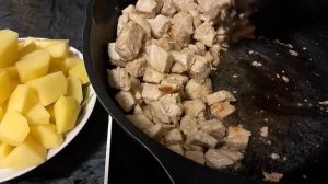 Как приготовить мясо с картошкой на сковороде.
