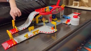 Пожарная станция! Показывает и рассказывает Семён!