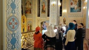 На литии стихиры Богородицы. Регент Екатерина Артюхова.