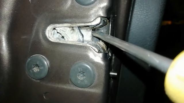 На весте через раз закрывается замок двери. Временное лечение. смотреть онлайн