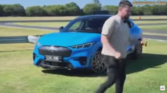 Обзор Ford Mustang Mach-E 2024 года выпуска: RIP Tesla Model Y?! смотреть онлайн