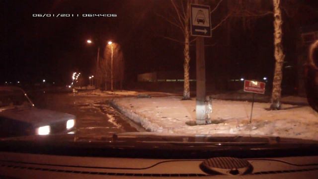 Блондинка за углом