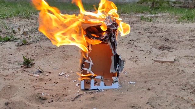 Пожар!!! Горит многоэтажный дом из картона!!! смотреть онлайн