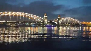 Разводной мост в Петербурге - мост Петра Великого!!!