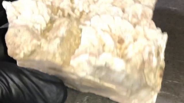 Albite. Альбит минерал.Каражал Казахстан. смотреть онлайн