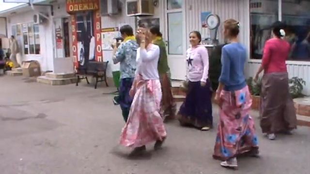 ХАРИНАМА САНКИРТАНА ЯГЬЯ Южный и Западный рынок Новороссийска_03.11.13г смотреть онлайн
