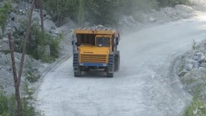 45-тонный БЕЛАЗ-7547 подъем из карьера