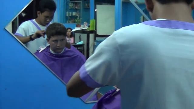 1Парикмахерская.о.Боракай.Стрижка машинкой смотреть онлайн