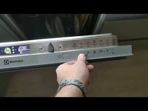 Посудомойка ELECTROLUX ESL94200LO зависла в режиме ECO. Не меняются программы мойки посуды