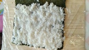 Роллы с крабовыми палочками.