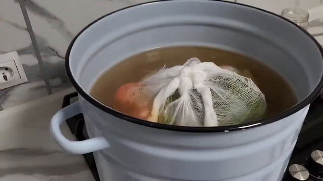 Австралийский рак/речной лобстер в бульоне собственного исполнителя смотреть онлайн