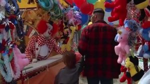 Трудный ребенок.- Смотрите жираф! - Смотрите кулак!