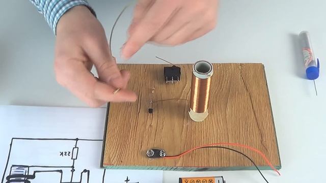 Как сделать мини катушку Тесла своими руками / How to make a mini Tesla coil смотреть онлайн