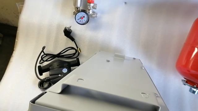 Электрический котел 9 кВт Ресурс ЭВПМ, в комплекте с баком, группой безопасности и насосом. смотреть онлайн