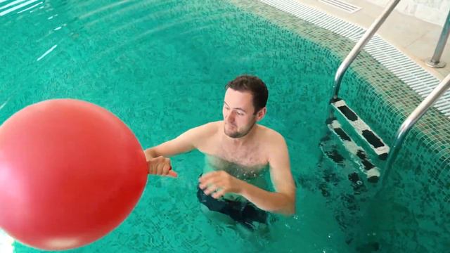 КТО ДОЛЬШЕ ПРОДЕРЖИТСЯ ПОД ВОДОЙ ЧЕЛЛЕНДЖ!! | ФРИСБИ смотреть онлайн