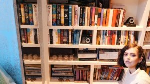 BOOKSHELF TOUR | sunbeamsjess