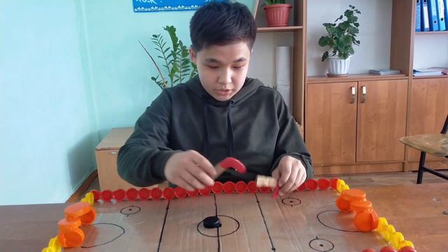 Настольная игра "Мини аэрохоккей" из вторичного сырья смотреть онлайн