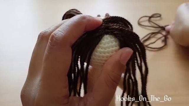 HOW TO ADD HAIRS IN YOUR AMIGURUMI смотреть онлайн