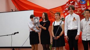 Концерт, посвященный Дню Победы в Кубанской школе имени С.П.Королева в поселке Школьное, Крым.