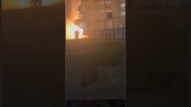 "Там что-то взрывалось": машины сгорели при пожаре в Подмосковье